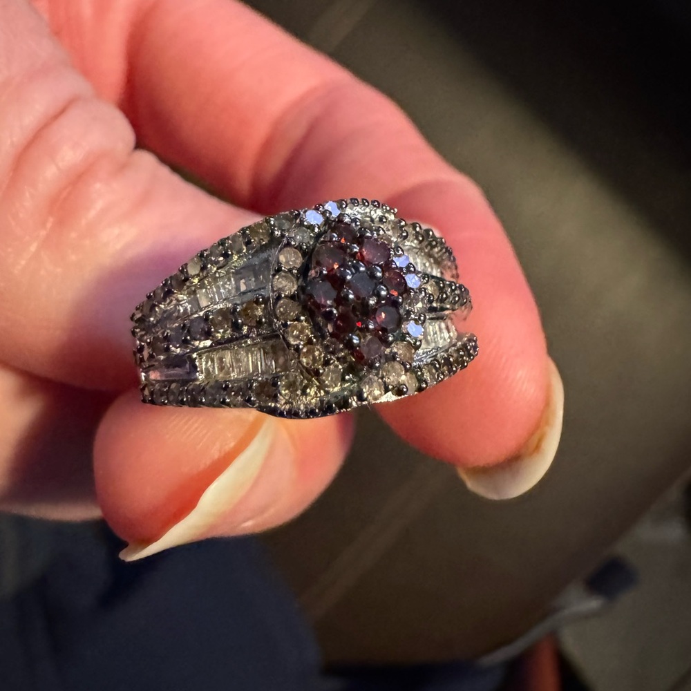 Elegant Silver and Garnet Gemstone Ring
